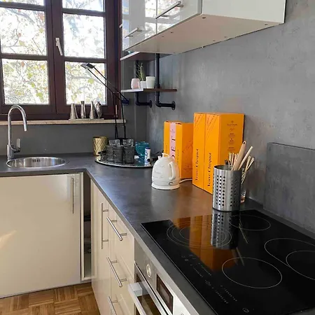 Zentrum 70qm Maisonette-wohnung In Stadthaus Apartamento Neuss